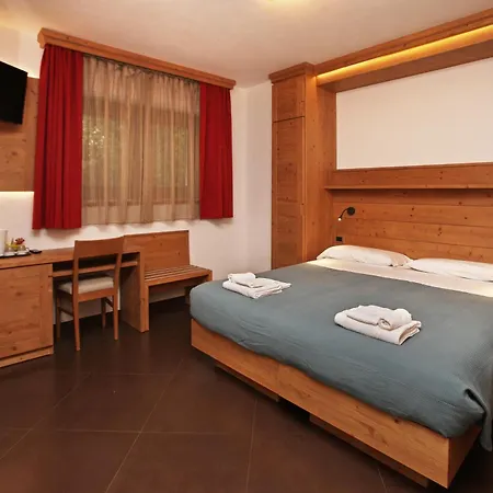 Allemand Hotel *