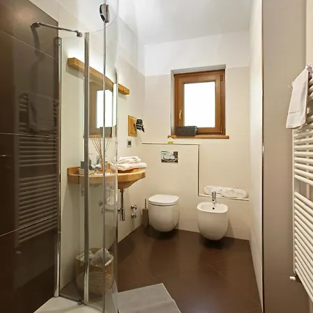 Allemand Hotel *