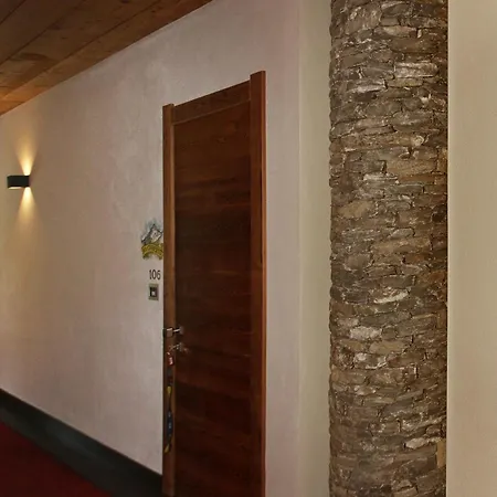 Allemand Hotel *